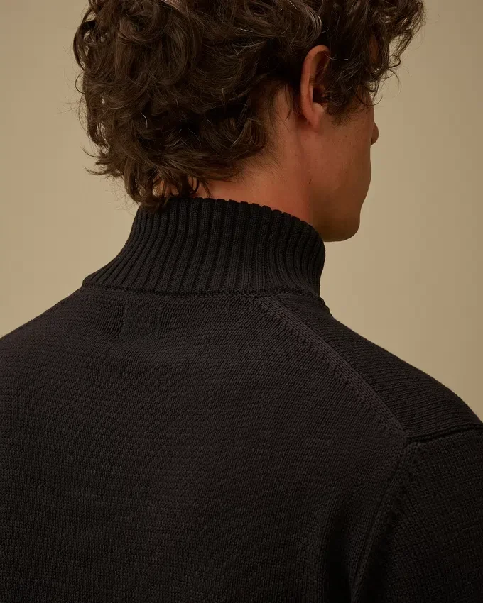 Compact Cotton Zipped Cardigan