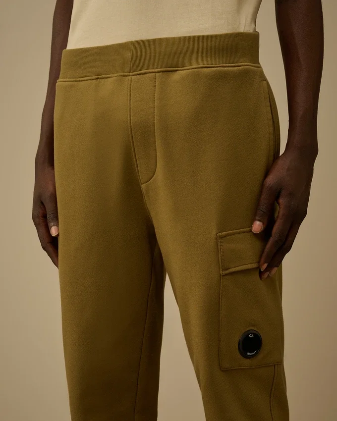Diagonal Raised Fleece Cargo Lens Sweatpants
