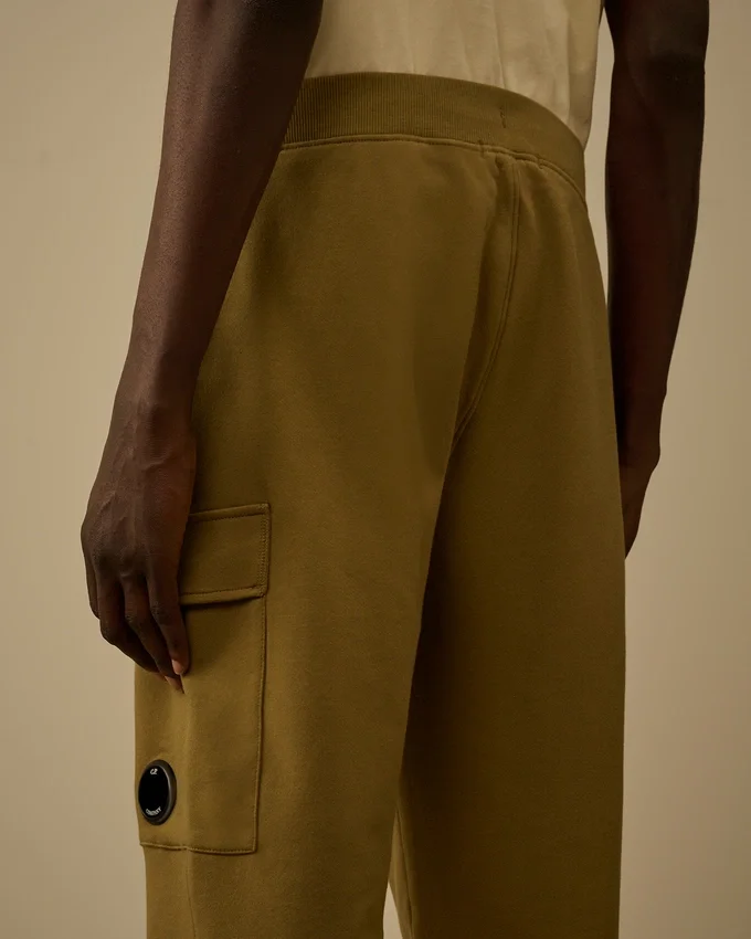 Diagonal Raised Fleece Cargo Lens Sweatpants