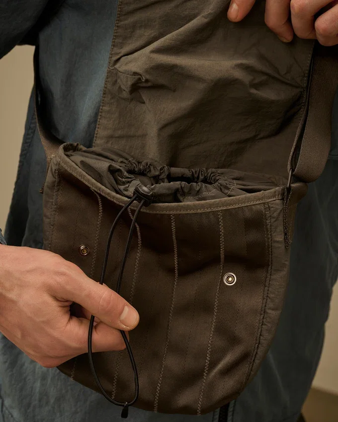 Plain Paper Touch Mixed Shoulder Bag
